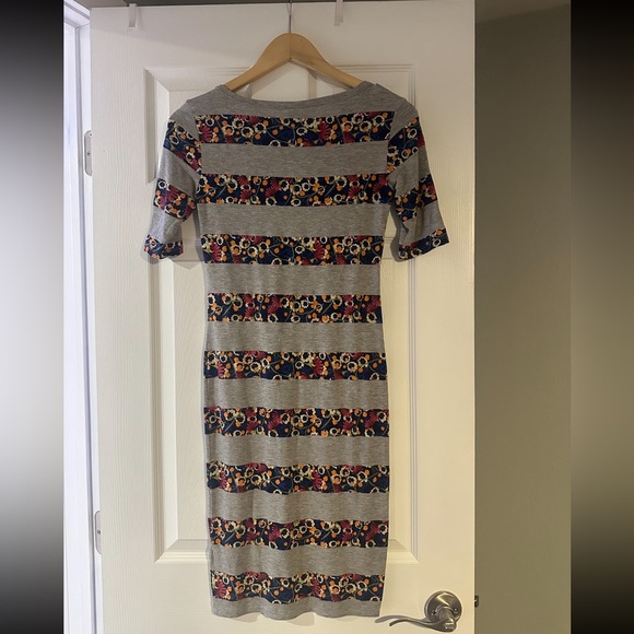 Floral Striped Gray Dress - Picture 2 of 2